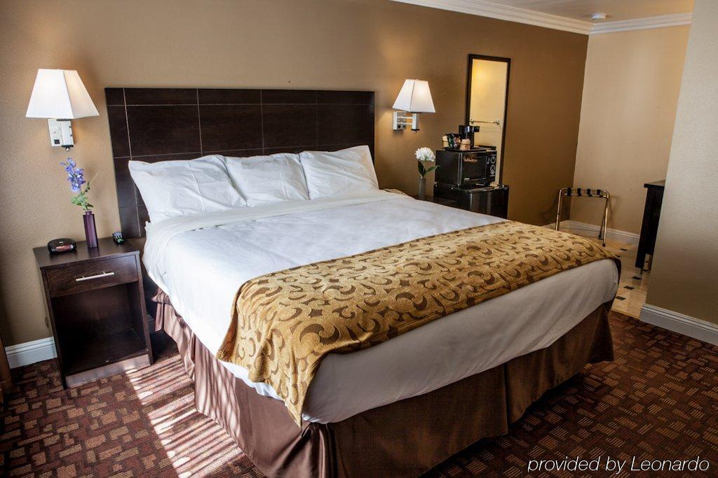 Marinwood Inn & Suites Новато Екстериор снимка