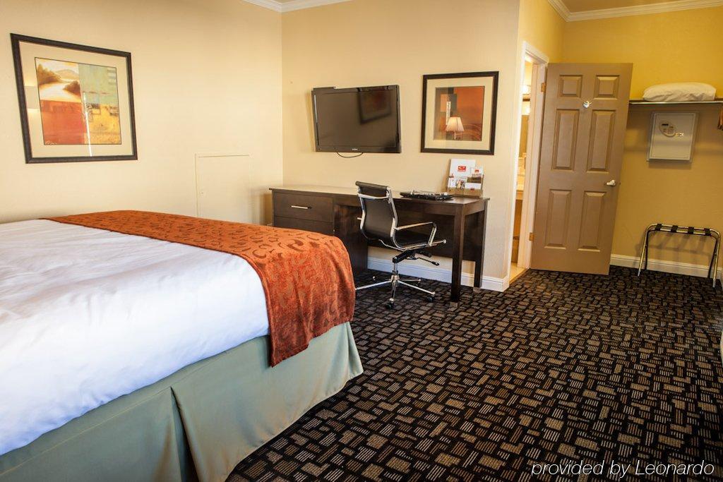 Marinwood Inn & Suites Новато Екстериор снимка