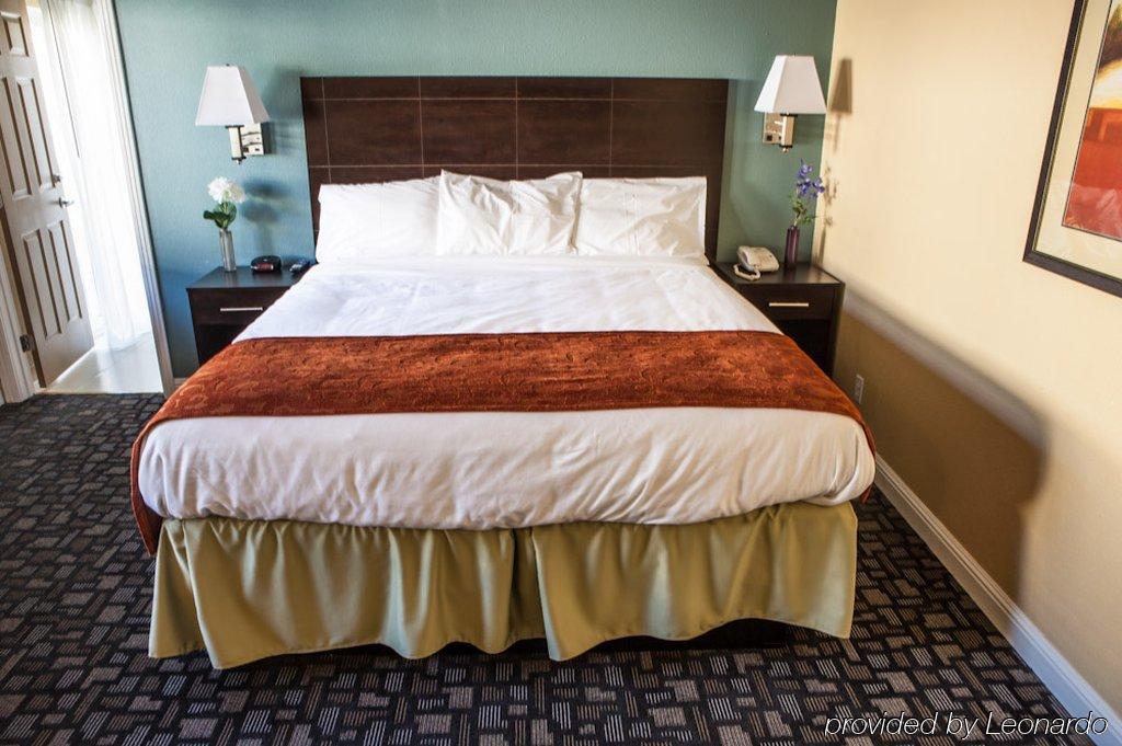 Marinwood Inn & Suites Новато Екстериор снимка
