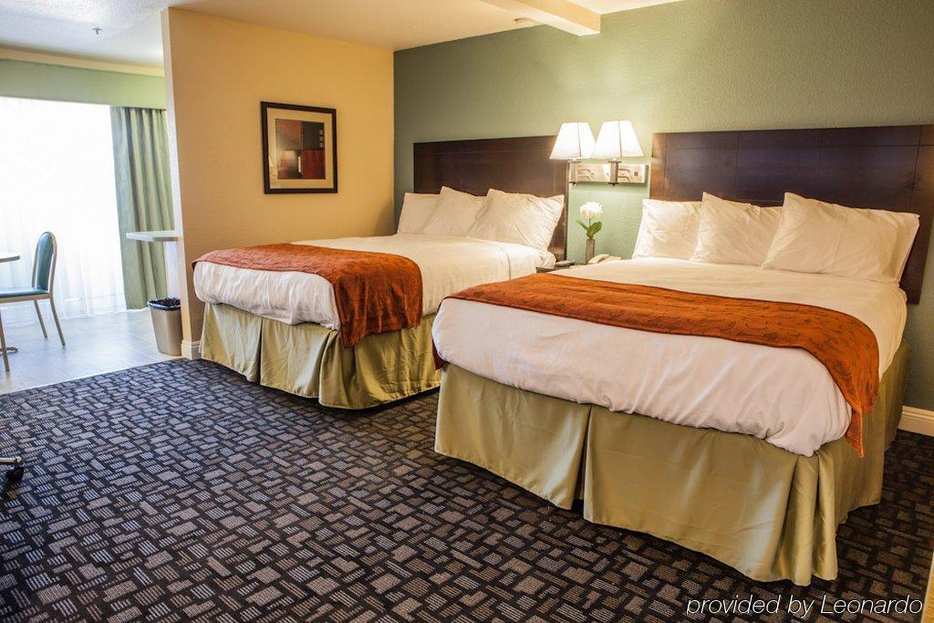Marinwood Inn & Suites Новато Екстериор снимка